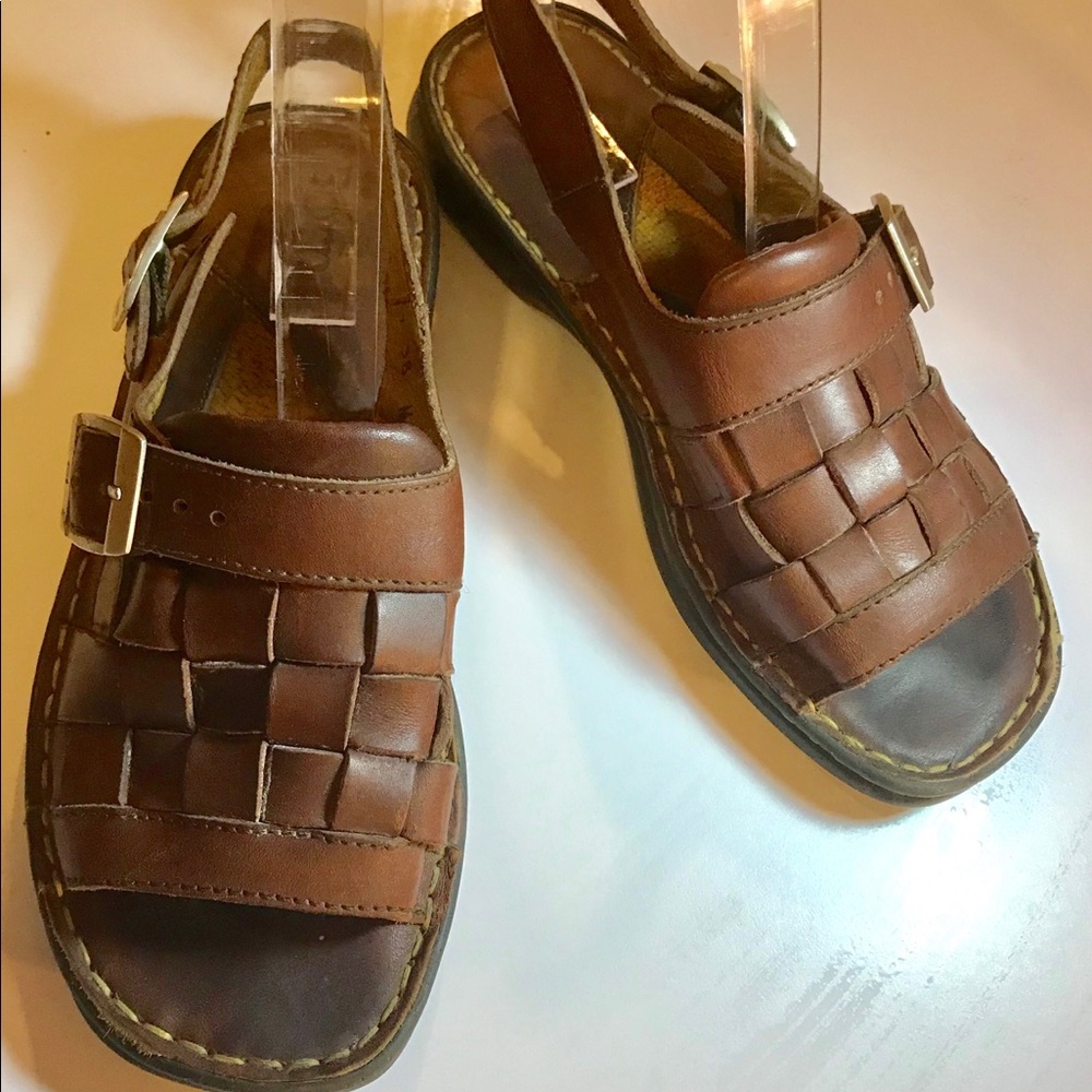 Born fisherman sandals size 7 or 38 style #B6153